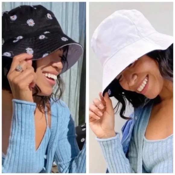 Alice + Olivia AO X FABFITFUN Reversible Daisy Print Bucket Hat One Size - Picture 1 of 11